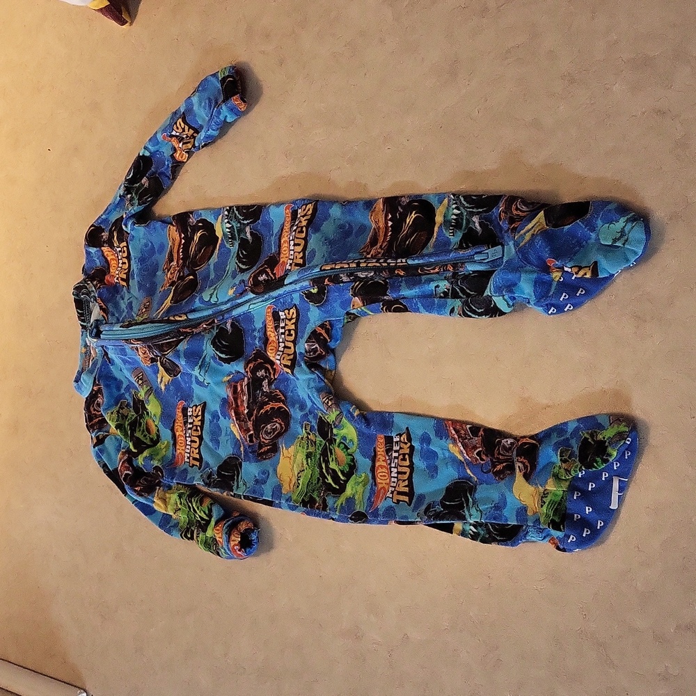 Posh Peanut Hot Wheels Collection footie